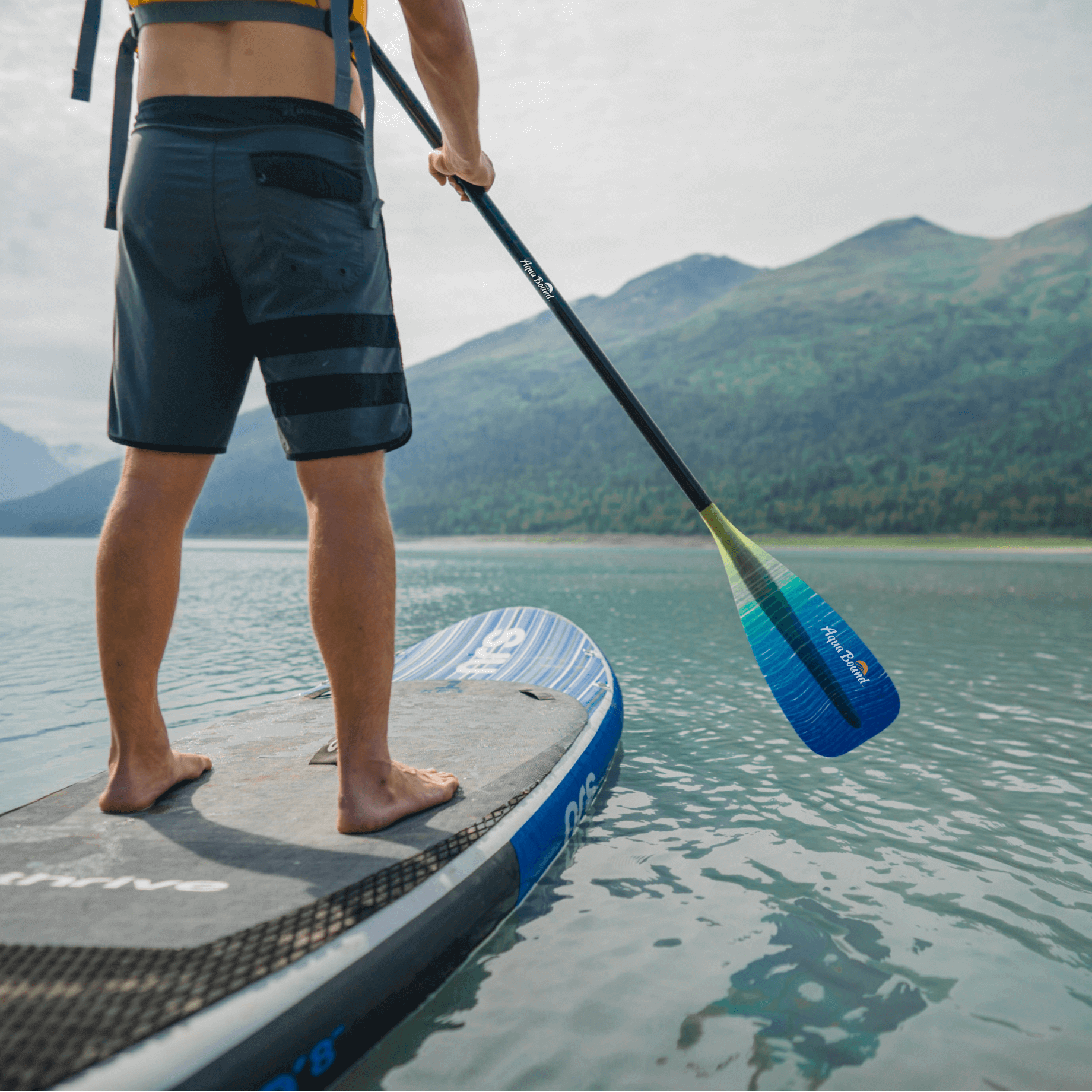 Malta sunwave pattern paddled by man facing away from camera#color_suwave